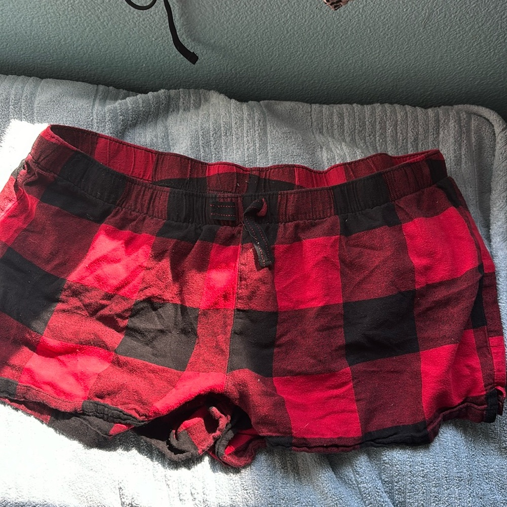 Old navy plaid extra large shorts